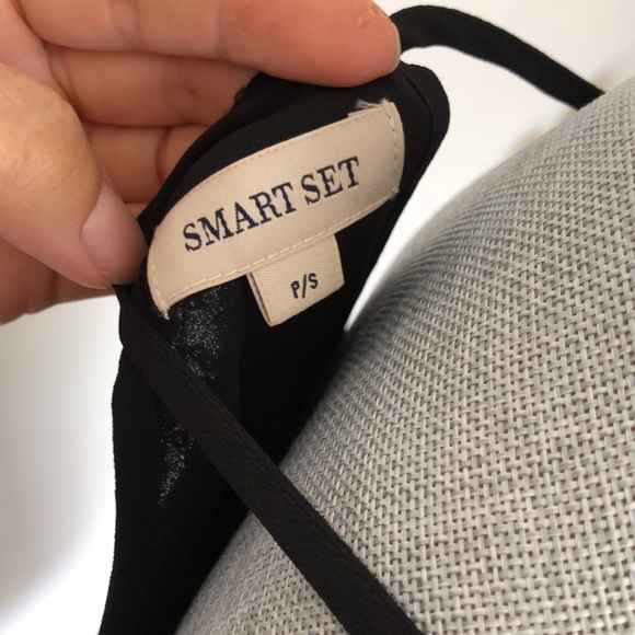 NWOT - Smart Set black halter style sleeveless top - Picture 7 of 7